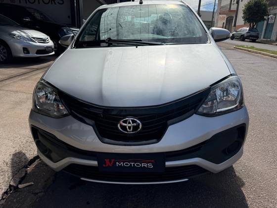 TOYOTA ETIOS 1.5 X PLUS SEDAN 16V FLEX 4P AUTOMÁTICO TOYOTA ETIOS 1.5 X PLUS SEDAN 16V FLEX 4P AUTOMÁTICO